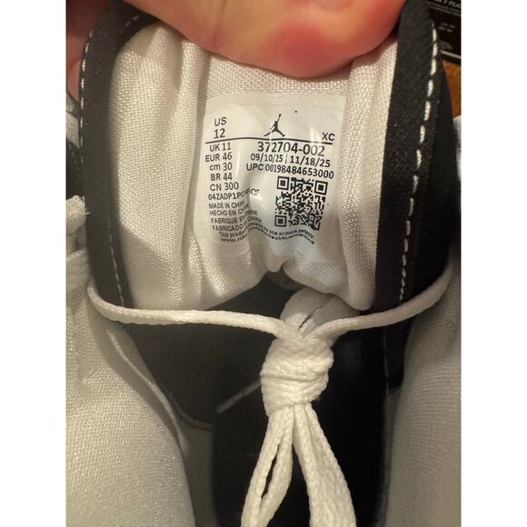 Athletic_Shoes